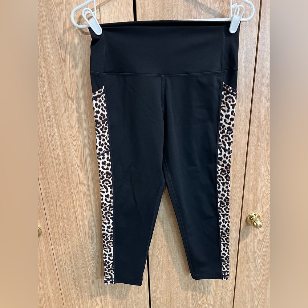 Zyia Cropped Legging - Size 12